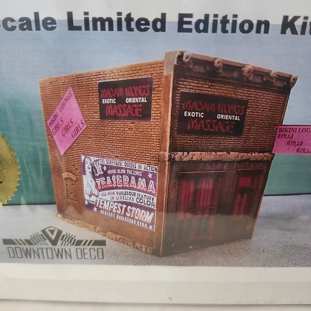 Massage Parlor or Pet Store O Scale Model Downtown Deco DD27 Limited Ed B36